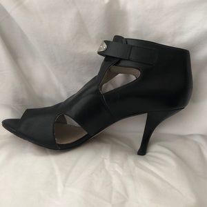 Michael Kors open pump